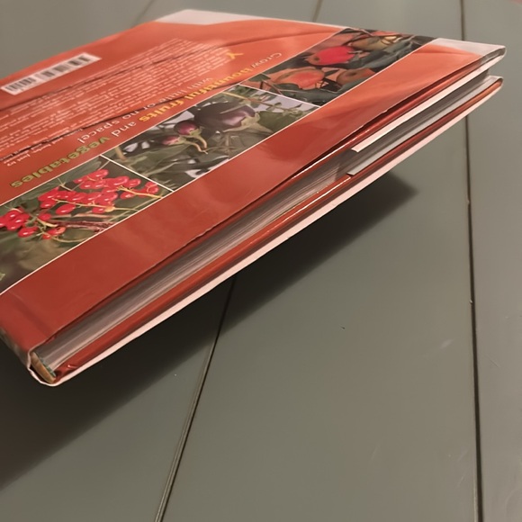 📚🌿 Crops in Pots — Reader’s Digest Hardcover Gardening Guide by Bob Purnell - Picture 5 of 15